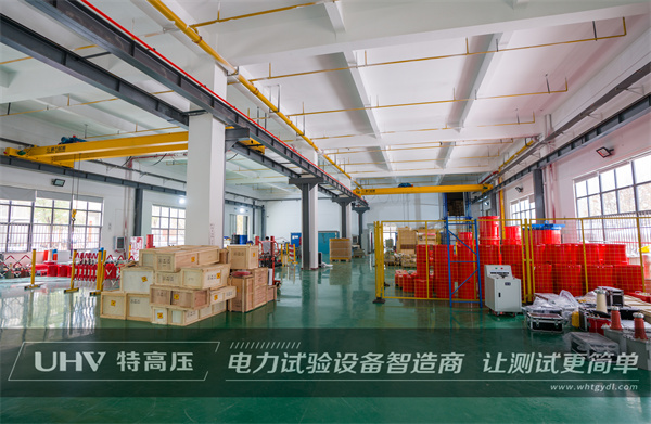 特高壓售后團(tuán)隊(duì)“冒高溫,戰(zhàn)酷暑”,為江蘇客戶提供技術(shù)支持!(圖5) 特高壓售后團(tuán)隊(duì)“冒高溫,戰(zhàn)酷暑”,為江蘇客戶提供技術(shù)支持!(圖5)